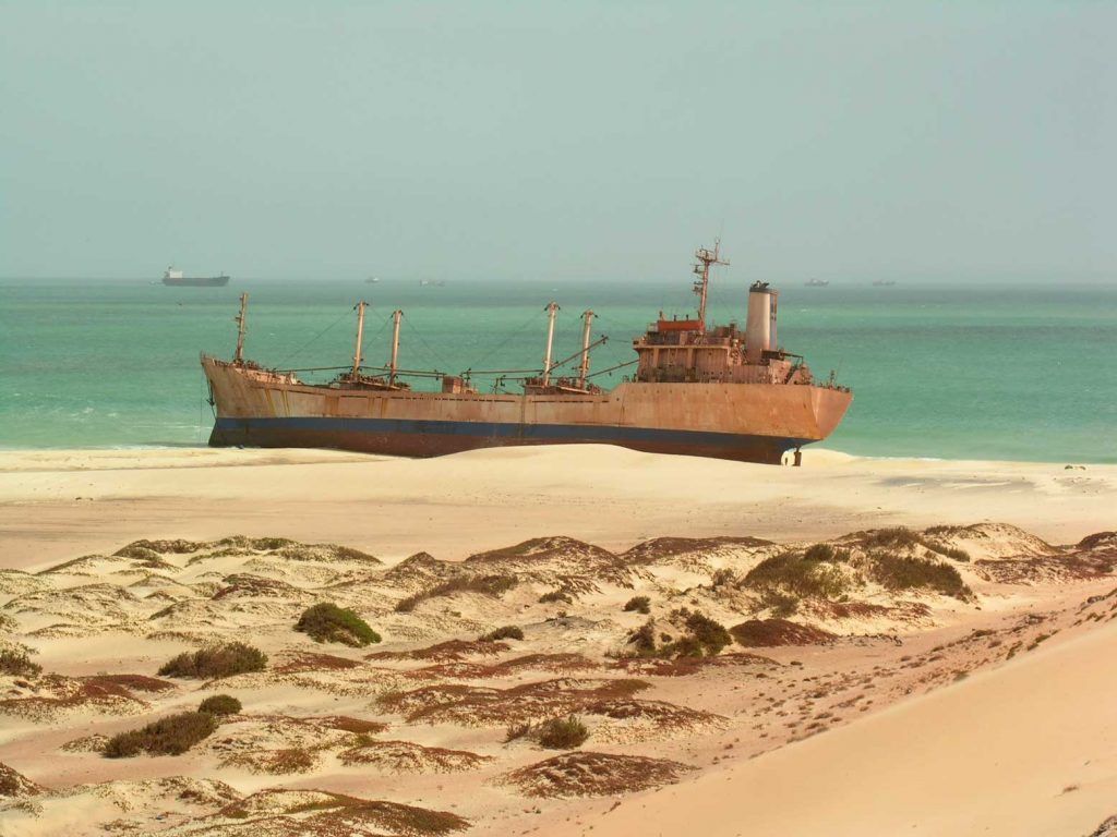 Barco encallado Mauritania