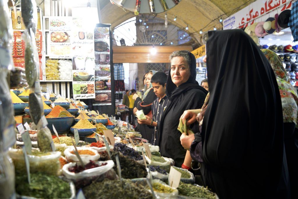 Comprando especias. Bazar de Shiraz